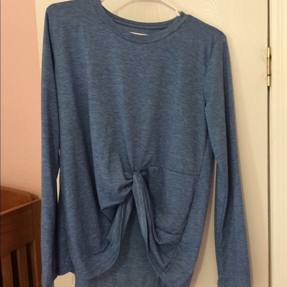 Boutique twist front long sleeve shirt